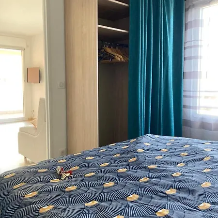 T2 Au Bord Du * 艾克斯莱班